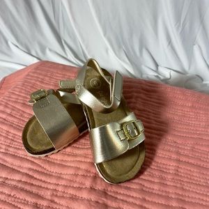 Toddler’s  gold Cat & Jack leather sandals, size 6